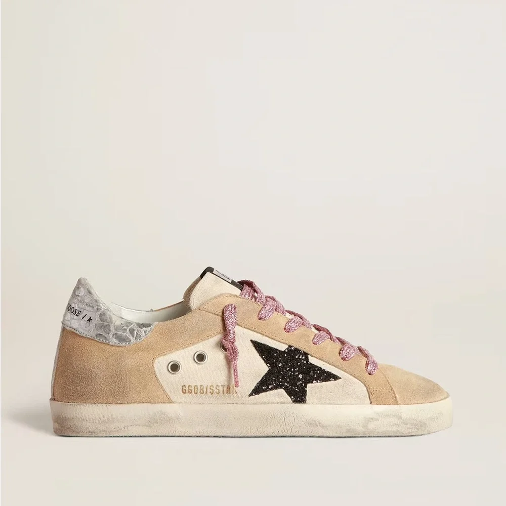 (SOLD) Golden Goose Sneakers - Picture 2 of 16